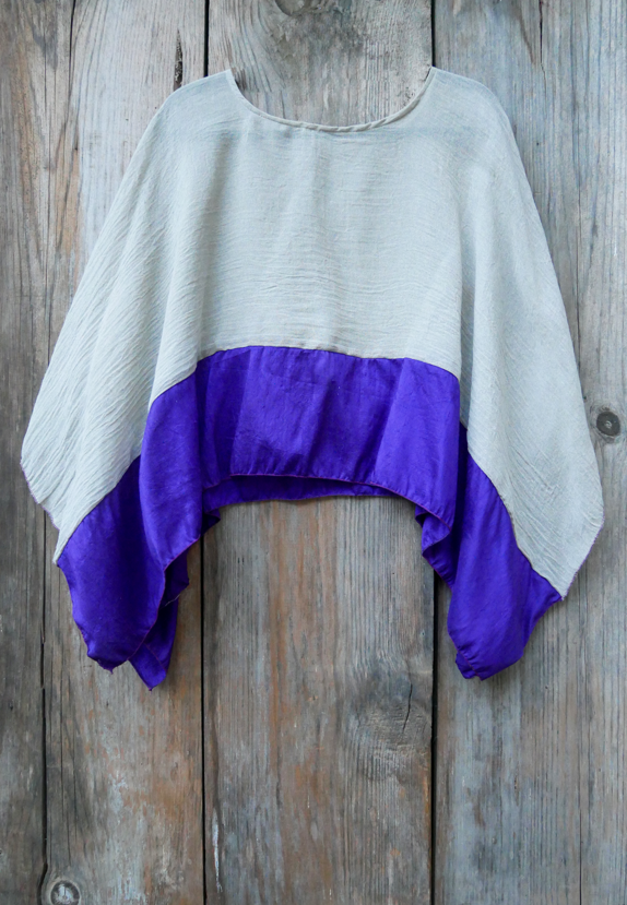 Capa de algodón con cenefa de seda.