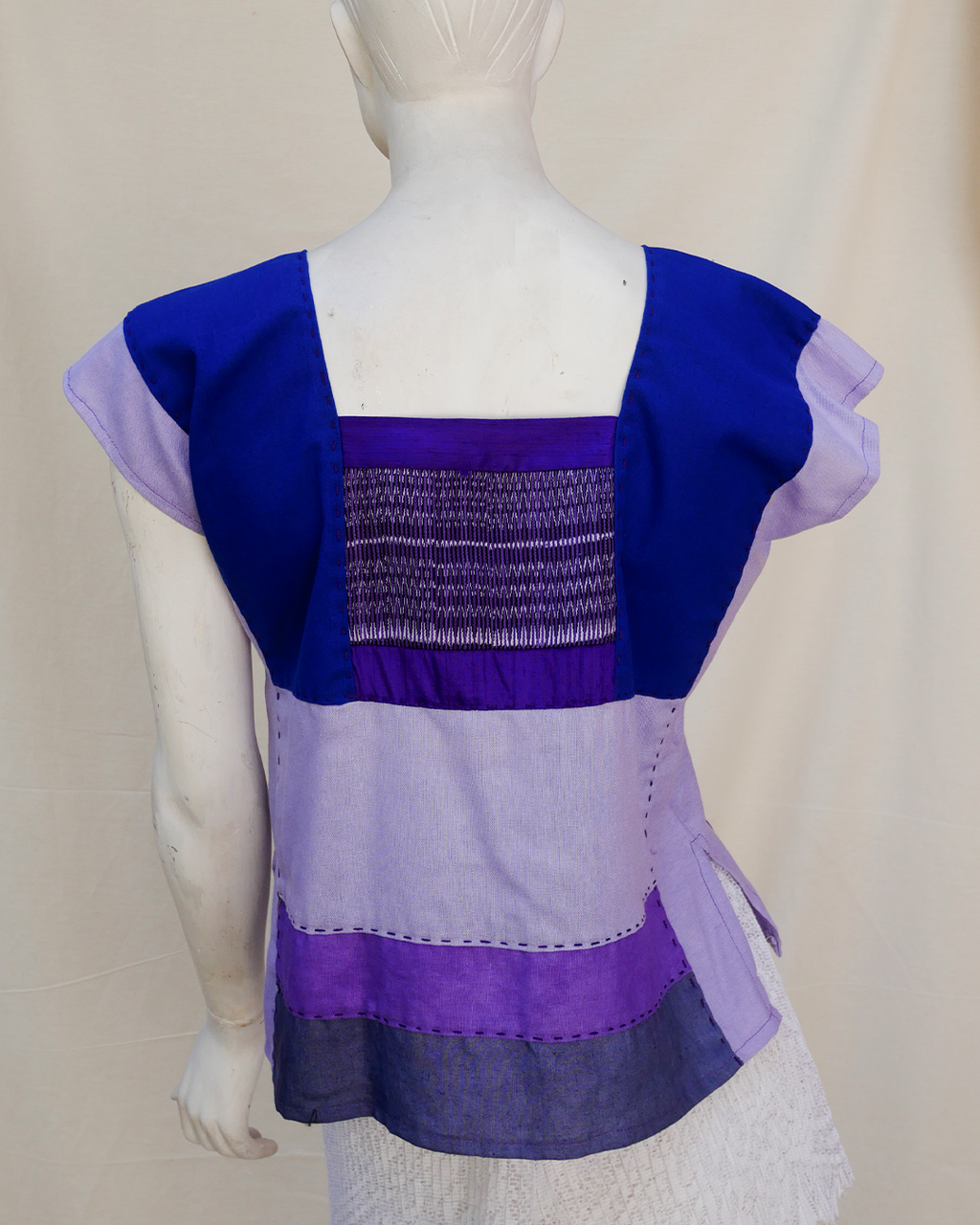 Huipilcon lino, seda y rebozo.