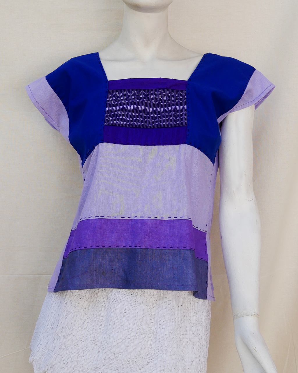 Huipilcon lino, seda y rebozo.