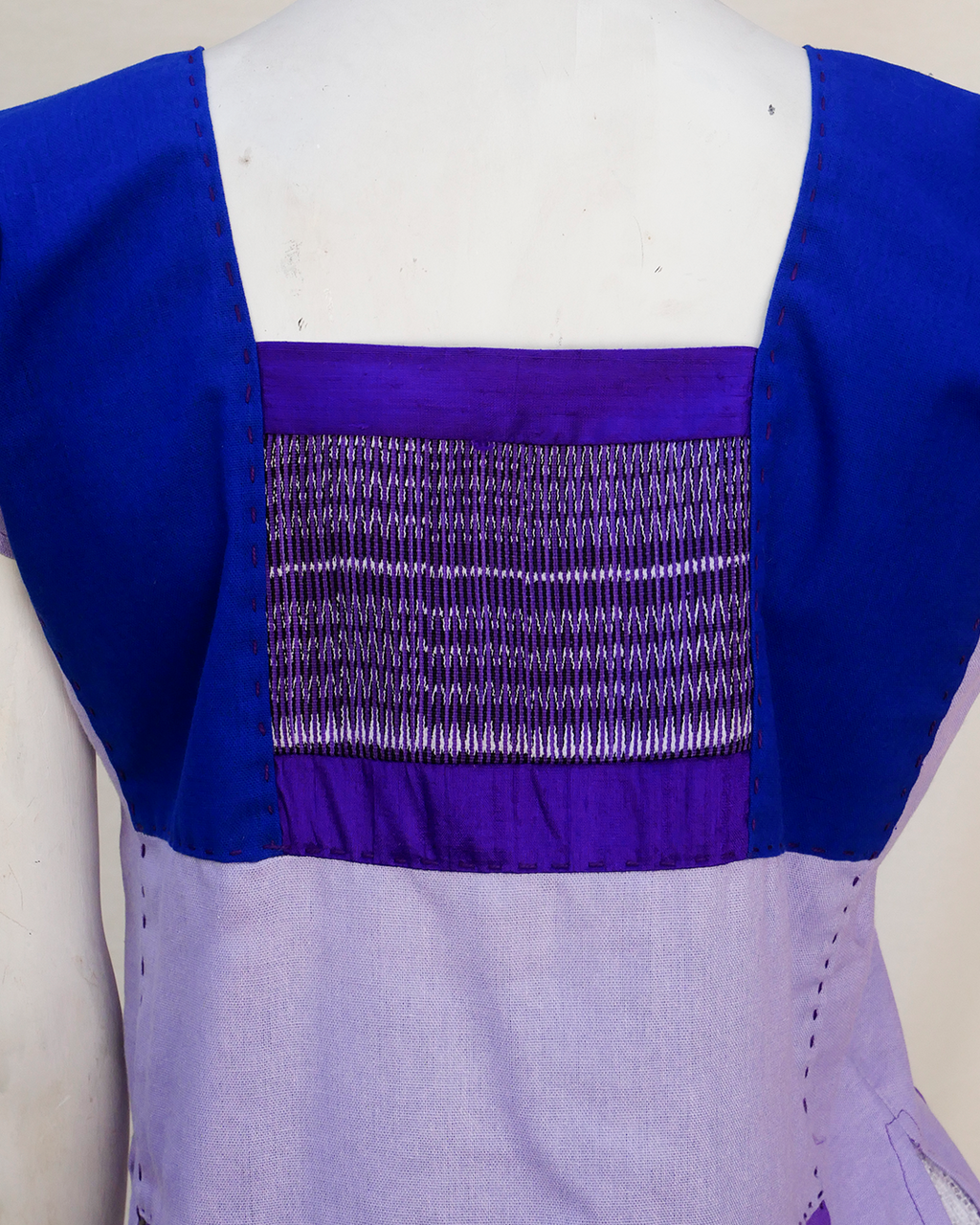 Huipilcon lino, seda y rebozo.