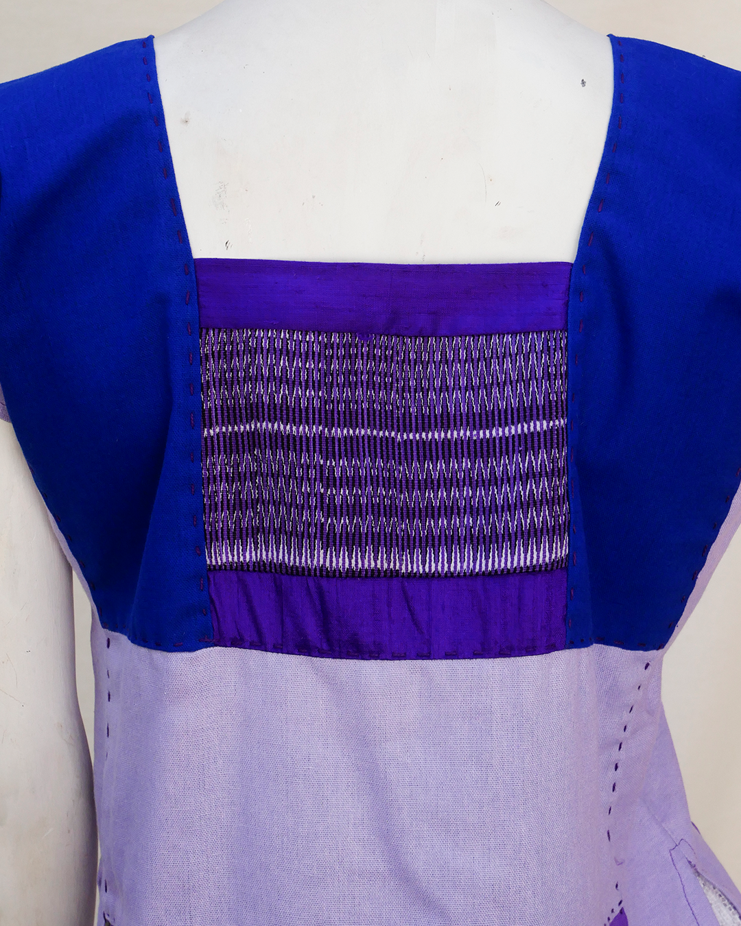 Huipilcon lino, seda y rebozo.