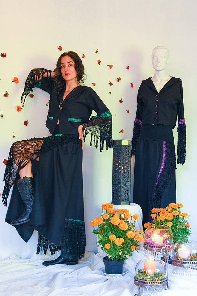 Traje de lino con rebozo.