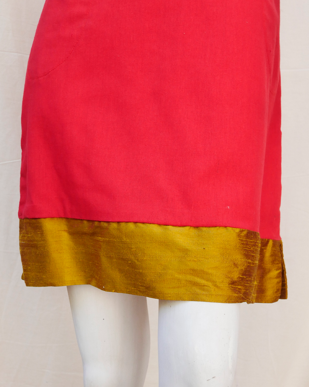 Vestido de lino y seda.
