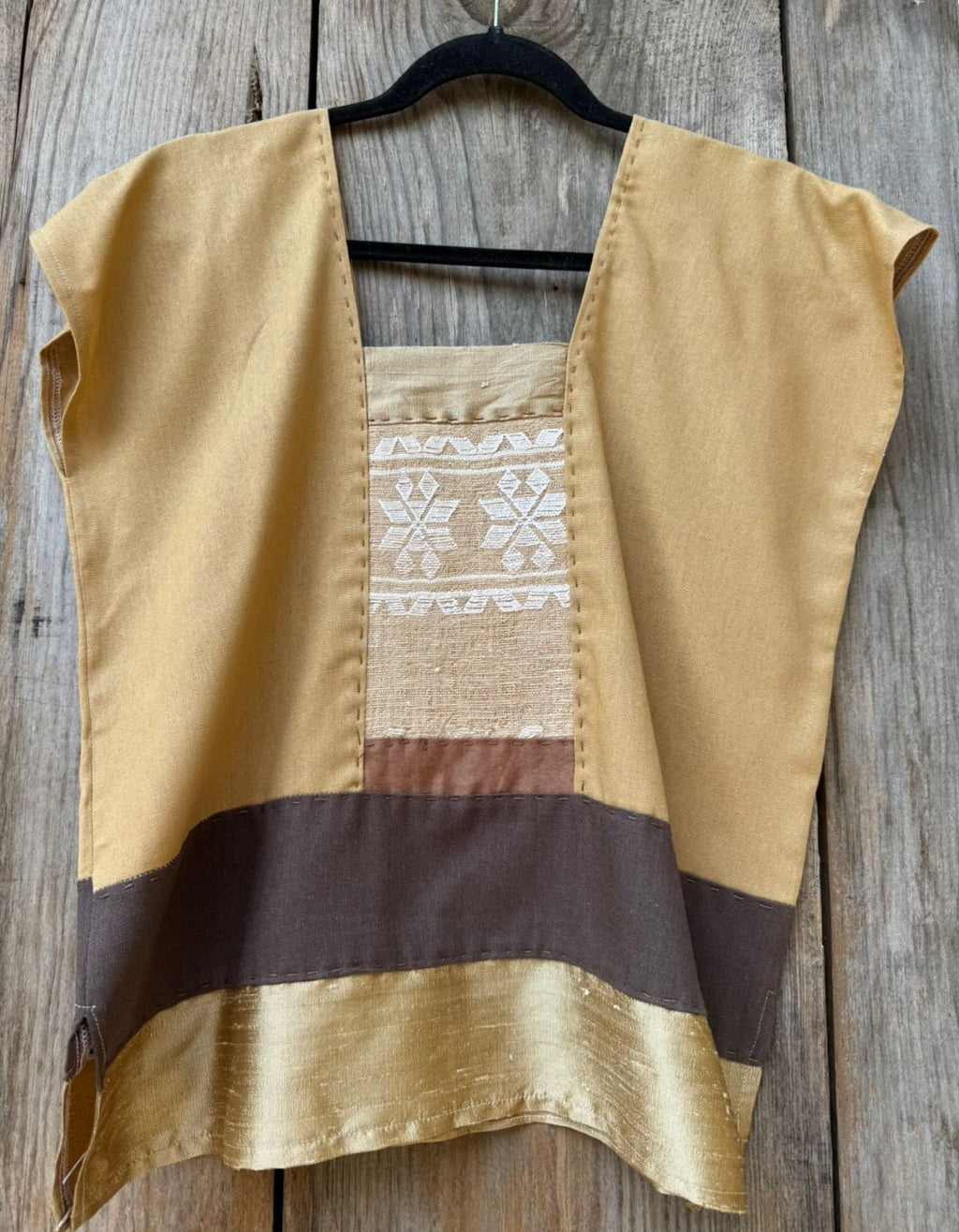 Huipil de lino, seda y coyuchi.