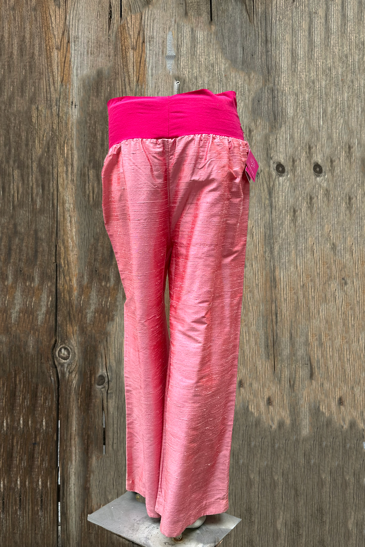 Pantalón de seda rosa