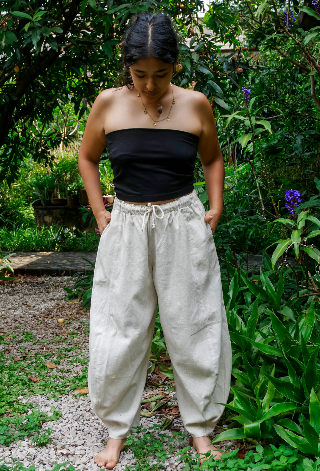 Pantalón de lino corte hindú.